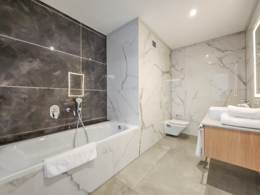 To Let 3 Bedroom Property for Rent in Sea Point Western Cape